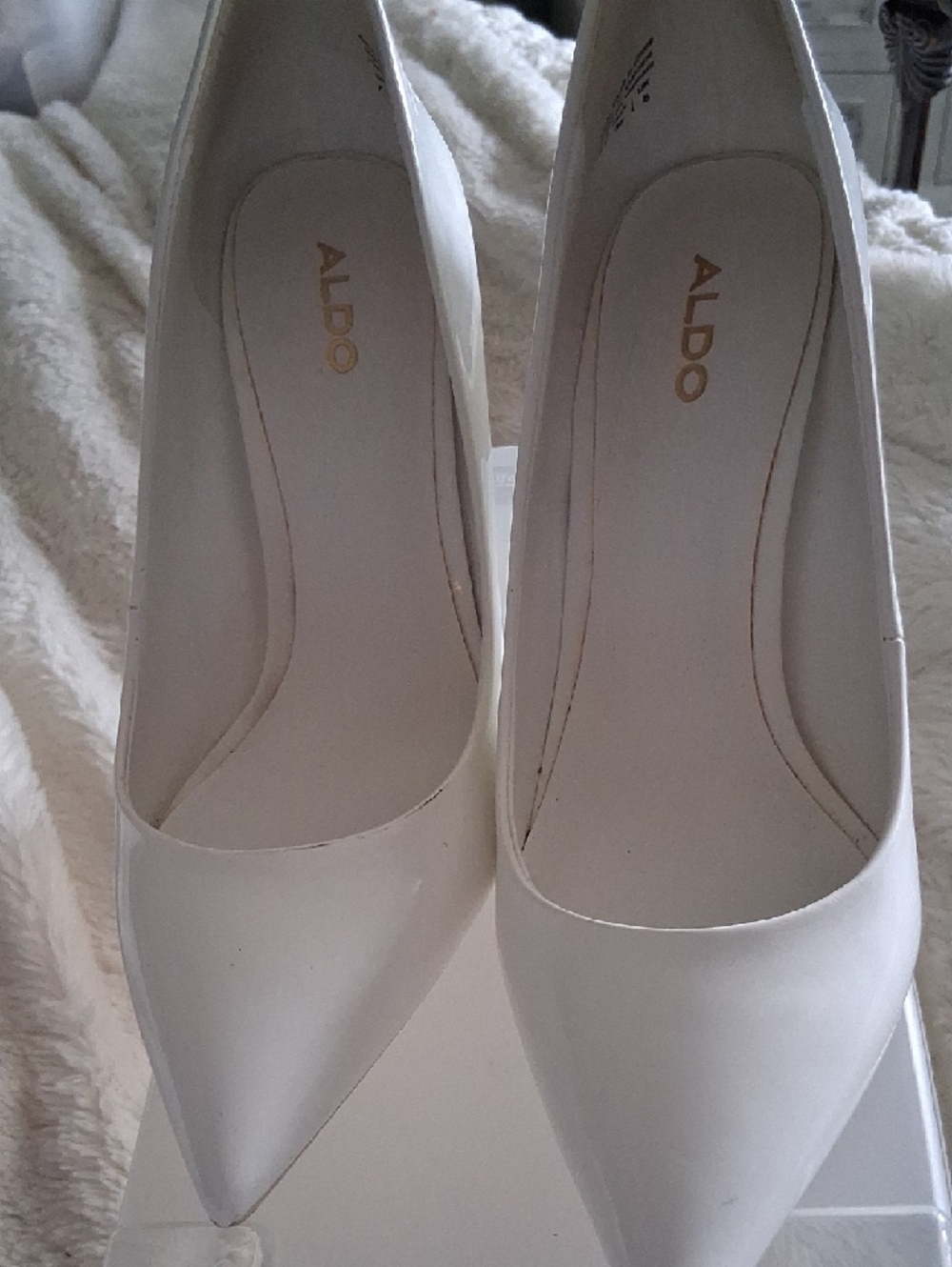 Aldo Glossy White Pointed-Toe Stiletto Pumps 3 1/2 Heels - Picture 6 of 6